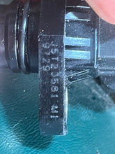 Lade das Bild in den Galerie-Viewer, DF 40 - 140 hp Suzuki 33220-76G02 Cam Position Sensor CMP 5031468 Evinrude 1999-2006