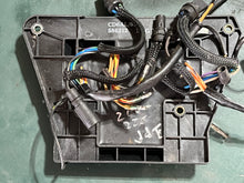 Cargar imagen en el visor de la galería, 250 200 225 hp Johnson Evinrude 0586212 Power Pack 586212 1997-2001 two stroke