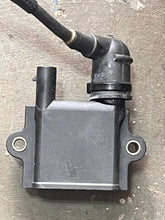 Lade das Bild in den Galerie-Viewer, 50 40 hp Tohatsu Nissan IGNITION COIL #2 & # 3 3Z5064700 1542 PLUG CAP 3H6069990 two stroke 2002-2018