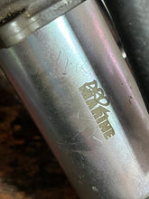 Cargar imagen en el visor de la galería, sold shopify aug2025—-250 225 200 HP Yamaha 65L-14980-00-00 FLOAT CHAMBER, 65L-14182-00-00 COVER, 65L-13907-00-00 FUEL PUMP ox66 1997-1998 Two Stroke