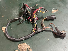 Cargar imagen en el visor de la galería, parts only - 70 hp Johnson 0584929 586021 Evinrude Engine Harness two stroke 1996-98 some compatibility 50 45 40 60 hp