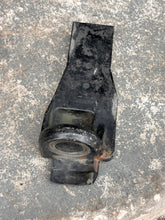 Cargar imagen en el visor de la galería, 25 hp Mercury STEERING HANDLE BRACKET 43446 two stroke