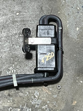 Cargar imagen en el visor de la galería, f 250 225 hp Yamaha INTAKE fuel CANISTER 6P2-24170-00-00 four stroke 2005-up some compatibility 115-350 hp