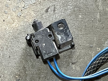 Cargar imagen en el visor de la galería, 225 200 175 150 Hp Johnson Evinrude 0584149 trim limit switch 36” two stroke