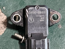 Cargar imagen en el visor de la galería, DF 115 hp Suzuki map PRESSURE SENSOR 18590-68H00 four stroke 2013-2020 some 140 150 175 200 hp