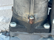 Cargar imagen en el visor de la galería, DF 40 50 hp Suzuki 48000-87J30 POWER TRIM ptt MODEL 2005 05-10 TESTED DF 40 50 hp Suzuki 48000-87J30 also BF 40 50 hp 56000-ZW4-H18 by swapping out top joint piece 56113-ZW4-H11