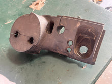 Cargar imagen en el visor de la galería, 30 40 50 60 hp Mercury 8m0002035 bottom COWL GROMMET four stroke EFI