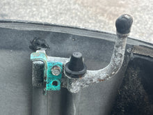 Load image into Gallery viewer, 225 hp Yamaha TOP COWLING 60Y-42610-00-NA two stroke HPDI vmax