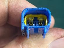 Cargar imagen en el visor de la galería, 150 - 200 hp OEM Yamaha hpdi ignition coil 68F-82310-11-00 f6t507 two stroke OEM 2001-2004 may work for 68F-82310-01-00 68F-82310-00-00