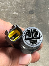 Load image into Gallery viewer, f 50 40 hp Yamaha STATOR ASSY 62Y-85510-01-00 four stroke 1998-2000