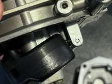 Lade das Bild in den Galerie-Viewer, 225 hp Yamaha 76 degree CARBURETOR 1-3-5 62J-14100-00-00 62J-14101-00-00 62J-14102-00-00 two stroke 1994-1996