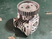 Cargar imagen en el visor de la galería, 150 175 200 hp Yamaha HPDI 68F-12170-01-00 CAMSHAFT ASSY Fuel Pump two stroke 2001-2003