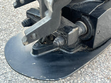 Cargar imagen en el visor de la galería, Mercury EFI CARB DFI two stroke 20 inch 3.0 liter 200 225 250 hp 818452A1 midsection w good steering arm 67706A55, 8137711 mounts, 832935A1 engine base and 8710A20 swivel