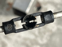 Cargar imagen en el visor de la galería, 150 hp Mercury 6 cylinder 3 carb link arm
