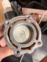 Charger l'image dans la galerie, REBUILDABLE 40 - 90 hp Tohatsu Nissan AIR COMPRESSOR 3T5B100002 two stroke 2002-2010