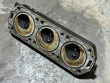 Load image into Gallery viewer, 135 150 175 HP Mercury CYLINDER HEAD 858406T4 strbd two stroke DFI OPTIMAX