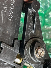 Lade das Bild in den Galerie-Viewer, 60 50 40 30 hp Mercury 822682A4 THROTTLE LEVER, 883006A1 THROTTLE ARM, 879870A1 LINK ASSEMBLY efi Four Stroke outboards