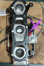 Load image into Gallery viewer, 90 75 hp Yamaha carburetor set with linkages 6H1-14301-07-00 6H1-14302-07-00 6H1-14303-07-00 Two Stroke 1992-2003