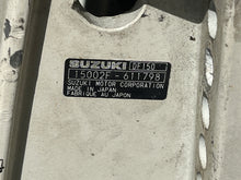 Load image into Gallery viewer, DF 150 hp Suzuki ENGINE COVER SET WHITE 61410-96881-Y5S 61420-96810-Y5S four stroke 2014-2016 needs gasket