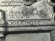 Load image into Gallery viewer, 40 30 hp Mercury CARBURETOR SET top 830276T27 middle 830276T11 bottom 830276T12 ENRICHENER 854254T four stroke 3 cylinder 40ELPT 2000 YAMAMERC Yamaha CARB 1 67C-14901-10-00 CARB 2 14902 CARB 3 14903 PRIMER STARTER 67C-14380-00-00
