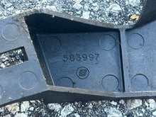 Cargar imagen en el visor de la galería, 140 120 hp Evinrude Johnson v4 power pack ELECTRICAL BRACKET 0583418 two stroke looper some compatibility 120-300 hp