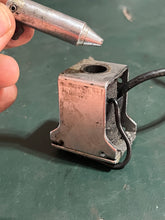 Cargar imagen en el visor de la galería, 40 hp Tohatsu 40c Nissan CHOKE SOLENOID 361760500 two stroke 1995-2005 some compatibility with 15 18 20 25 30 35 50 60 70 hp