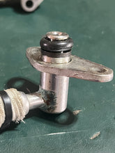 Cargar imagen en el visor de la galería, 150 175 200 hp Yamaha HPDI Fuel Delivery Pipe 3 & 4 68F-13973-00-00 68F-13974-10-00 two stroke