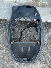 Load image into Gallery viewer, f 150 hp Yamaha BOTTOM COWLING 63P-42710-00-8D four stroke 2004-2005