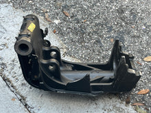 Load image into Gallery viewer, DF 70 - 140 Suzuki Swivel Bracket Four Stroke 20” Large, 54211-90J01-0EP LOWER MOUNT BRACKET 54221-90J02-0EP 43111-92101
43111-92J20