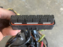 Load image into Gallery viewer, f 225 200 hp Yamaha engine WIRE HARNESS 69J-82590-40-00 69J-40 four stroke 2004