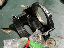 Cargar imagen en el visor de la galería, 70 60 hp Tohatsu STARTER BRACKET 3F3051010 two stroke 2002
