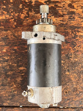 Load image into Gallery viewer, 30 hp Yamaha starting STARTER MOTOR 6F5-81800-11-00 two stroke 1986-2012 some 25 40 50 hp compatibility / superseded 6J4-81800-01-00 6J4-81800-00-00 6F5-81800-10-00