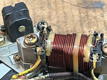 Cargar imagen en el visor de la galería, 90 80 hp Tohatsu Nissan 3B7061302 3B7-06130-2 PULSER PLATE ASSY 1996 two stroke