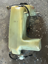 Cargar imagen en el visor de la galería, 75 85 hp Suzuki 69110-95514 OIL TANK two stroke 69110-95513 69110-95512 69110-95511 69101-95500 oil cap 69201-95500 69200-95509 OIL SENSOR 16250-94710 two stroke NLA 1983-1997 some compatibility beyond those years for 85 hp