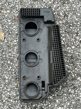 Lade das Bild in den Galerie-Viewer, 90 75 hp Yamaha 6H1-14440-02-00 INTAKE SILENCER oem Two Stroke 1986-2005