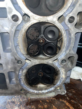 Load image into Gallery viewer, sold ebay april2025——f 115 hp Yamaha 2003 Cylinder Head 68V-11110-00-94 four stroke 2000-2011 68V-W009A-01-1S