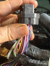 Load image into Gallery viewer, 250 300 hp Yamaha WIRE HARNESS 60V-82590-71-00 HARNESS 2 6D0-8259M-20-00 two stroke HPDI 2005-2009 superseded to 60V-71 60V-72 - COMPATIBLE with 3.3 Liter 200 225 hp