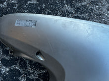 Lade das Bild in den Galerie-Viewer, BF 150 135 115 hp Honda 63716-zy6-010za lower side cover PORT Bottom Cowl