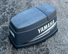 Load image into Gallery viewer, 50 40 HP Yamaha top cowl 6H4-42610-U1-EK (no oil cap hole) 1989-1994 two stroke 6H4-42610-44-EK (oil access)