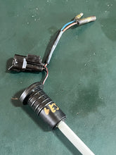 Lade das Bild in den Galerie-Viewer, 150 200 225 250 hp Yamaha OIL LEVEL GAUGE 6E5-85720-04-00 V6 Two-Stroke 1995-2004 OX66 some 115 130 hp compatibility