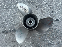 Load image into Gallery viewer, Volvo Penta SX Solas 14 1/4 x 22P RH PROPELLER 3-Blade prop 19 spline