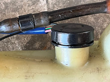 Load image into Gallery viewer, 50 hp Yamaha OIL TANK 63D-21707-00-00 LEVEL GAUGE 63D-85720-00-00 CAP 6H4-21770-00-00 two stroke 2000-2009 some 40 hp compatibility