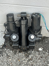 Load image into Gallery viewer, DT 150 175 200 225 hp Suzuki 48503-87D20-OED PTT Trim Cylinder & Motor 48400-87D02-0ED 2-wire TWO STROKE 1993-2003
