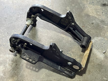 Cargar imagen en el visor de la galería, MFS 25 30 hp Tohatsu ptt CLAMP BRACKET 3AEQ772111 3AEQ772120 four stroke 2010-2019 SWIVEL BRACKET BOLT 3AD621910