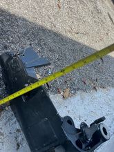 Load image into Gallery viewer, DF 70 - 140 Suzuki Swivel Bracket Four Stroke 20” Large, 54211-90J01-0EP LOWER MOUNT BRACKET 54221-90J02-0EP 43111-92101
43111-92J20