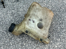 Cargar imagen en el visor de la galería, DT 90 100 hp Suzuki OIL TANK 69100-87E02 69200-87D05 two stroke 1989-1999