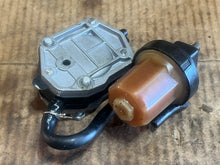 Load image into Gallery viewer, 90 hp Yamaha 692-24410-00-00 FUEL PUMP ASSY 1994-2005 two stroke 40-90hp FILTER ASSY 61N-24560-00-00