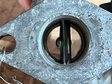 Lade das Bild in den Galerie-Viewer, 4 hp Mercury carburetor 013293, KB7A outboard vintage TWO STROKE tillotson