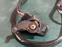 Load image into Gallery viewer, f 50 60 70 hp Yamaha 63D-83672-11-00 TRIM SENDER bracket FOUR STROKE 2009-2021