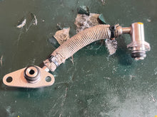 Load image into Gallery viewer, 250 hp Yamaha FUEL PIPE 4 w two stroke HPDI 3.3 liter 2003-2008 60V-13974-00-00 some compatibility 225 300 hp